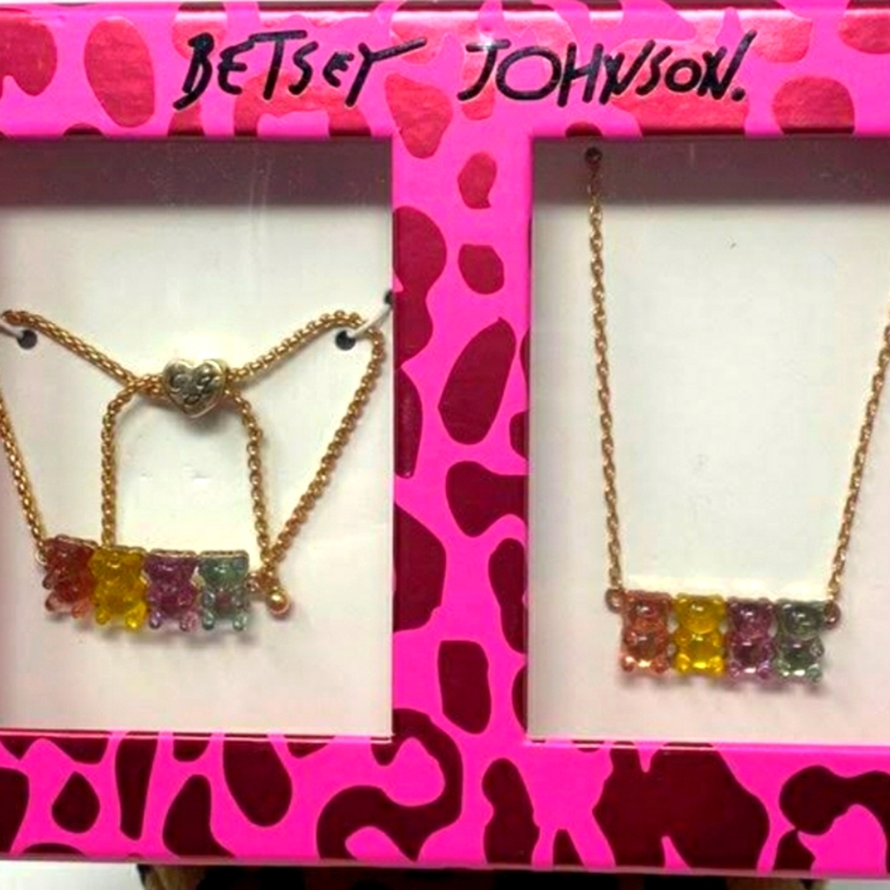 NWT Betsey Johnson Gummy necklace/bracelet set in past.
